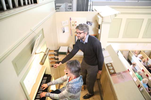 Orgrel <i>Plus</i>: Gudrun Bosman stellt die Furtwängler Orgel in Hoyershausen vor