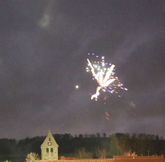 Feuerwerk über der St. Franziskuskirche