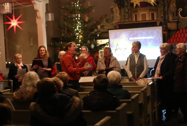 22. Türchen des "Lebendigen Adventskalenders" bei Wort und Gesang in der Katharinenkirche in Duingen