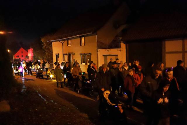 Martinsandacht mit Laternenumzug