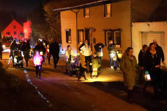 Martinsandacht mit Laternenumzug