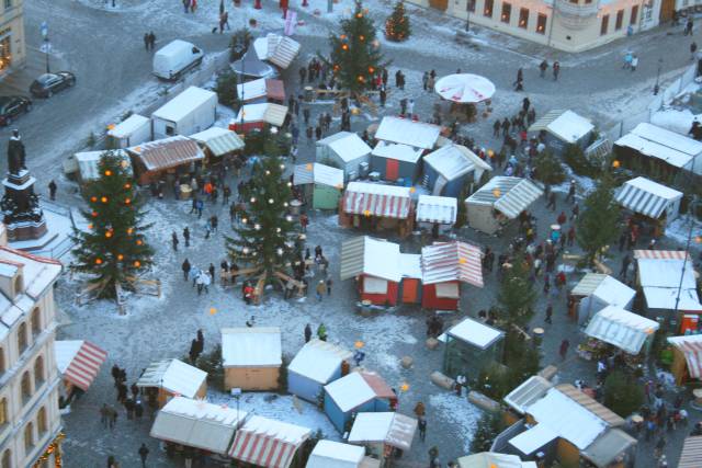 Rätsel-Adventskalender Tür 1