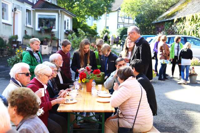 Ökumenisches Erntedankfest in Fölziehausen