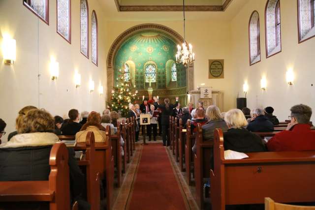 Chor singt im Festgottesdienst am 2. Weihnachtstag in Coppengrave
