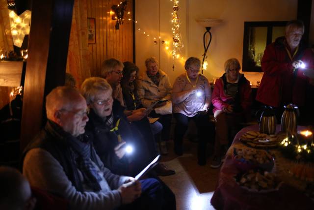 19. Türchen des "Lebendigen Adventskalenders" bei Familie Woscholski in Coppengrave