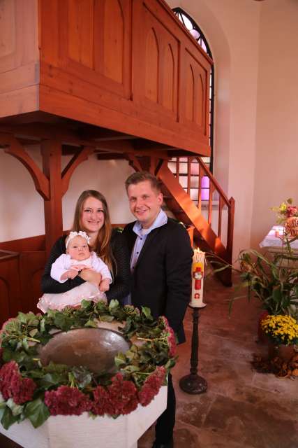 Taufe von Amy Engelke in der St. Maternuskapelle