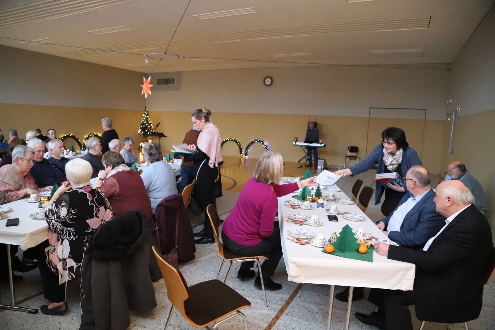 Adventskaffee der Senioren in Coppengrave am 2. Advent
