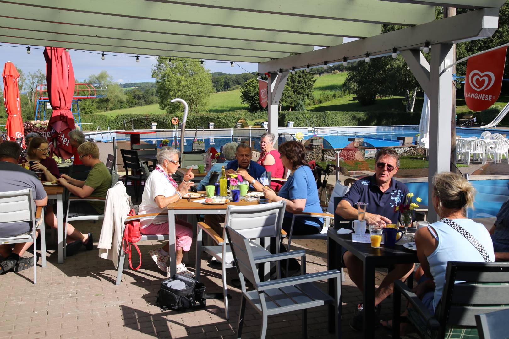 Freiluftgottesdienst im Hilsbad bei herrlichem Wetter