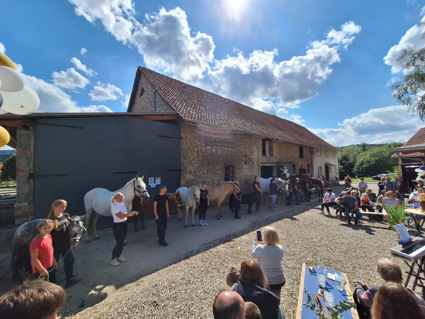 Impressionen von der Andacht zum Reitstalljubiläum mit Pferdesegnung