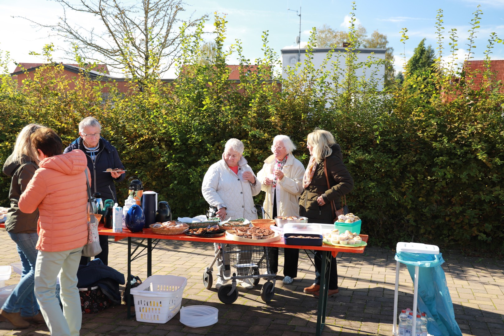 Ökumenisches Erntedankfest auf dem Marktplatz in Duingen