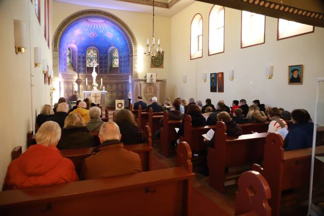 Winterkirche mit Taufe in der St. Franziskuskirche