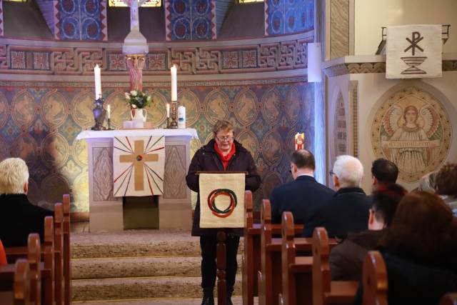 Winterkirche mit Taufe in der St. Franziskuskirche