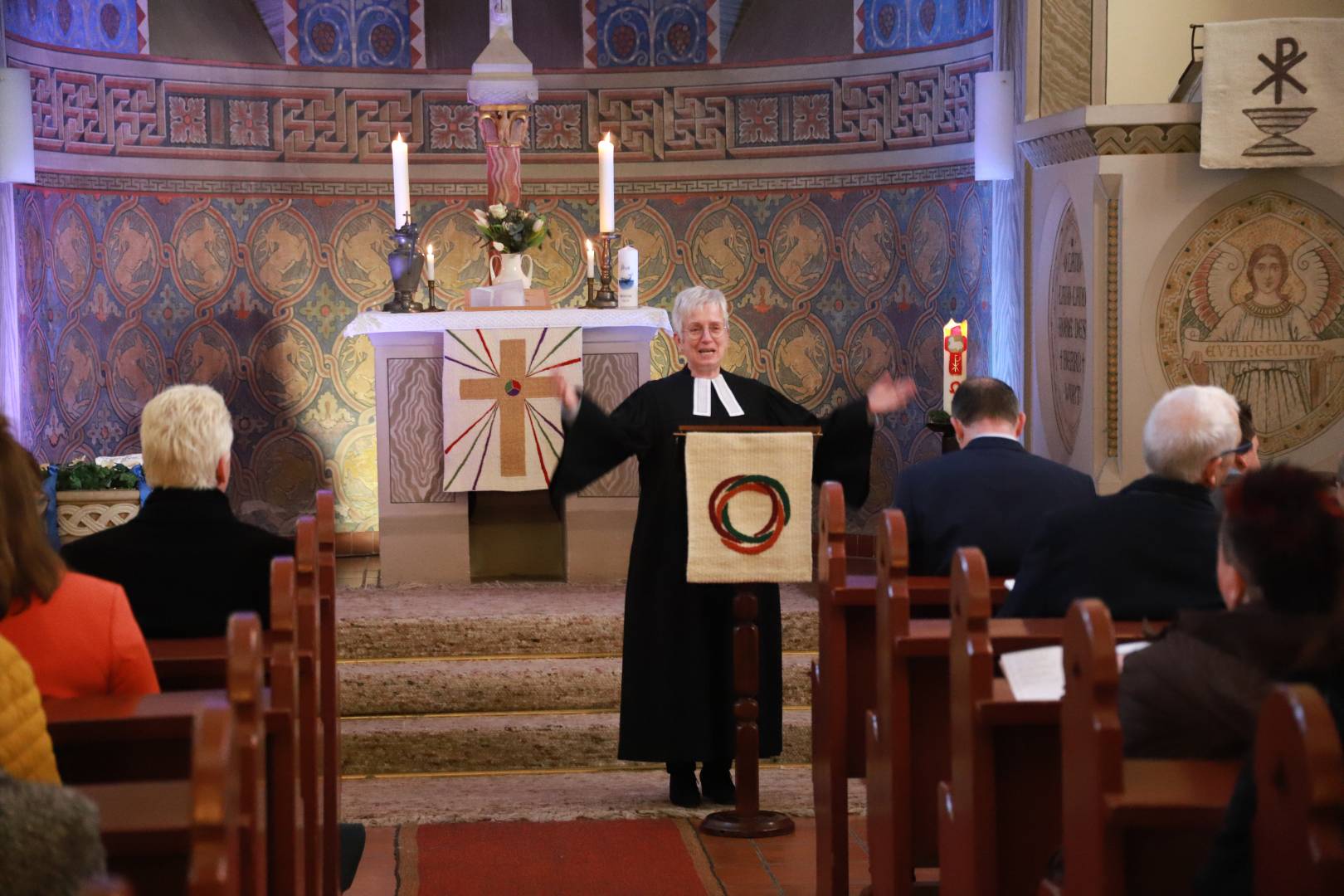 Winterkirche mit Taufe in der St. Franziskuskirche