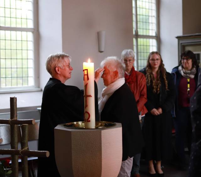 Osterfrühgottesdienst mit Frühstück in Duingen