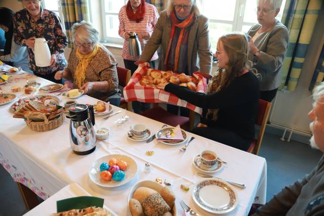 Osterfrühgottesdienst mit Frühstück in Duingen