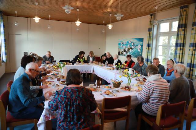 Osterfrühgottesdienst mit Frühstück in Duingen