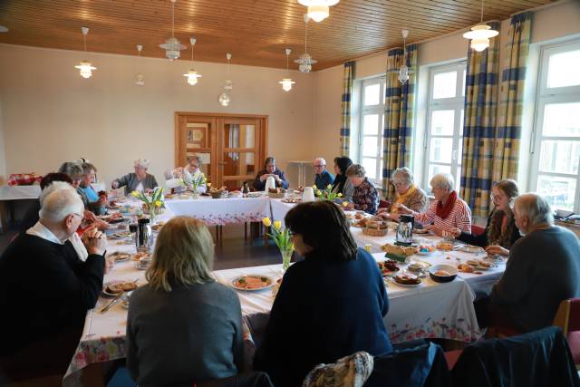 Osterfrühgottesdienst mit Frühstück in Duingen