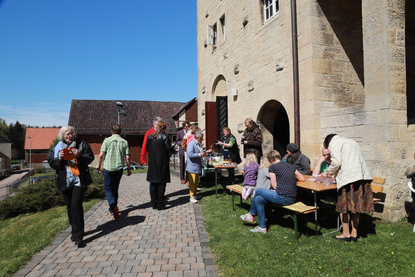 Ostermontag an der St. Franziskuskirche mit Aktionen