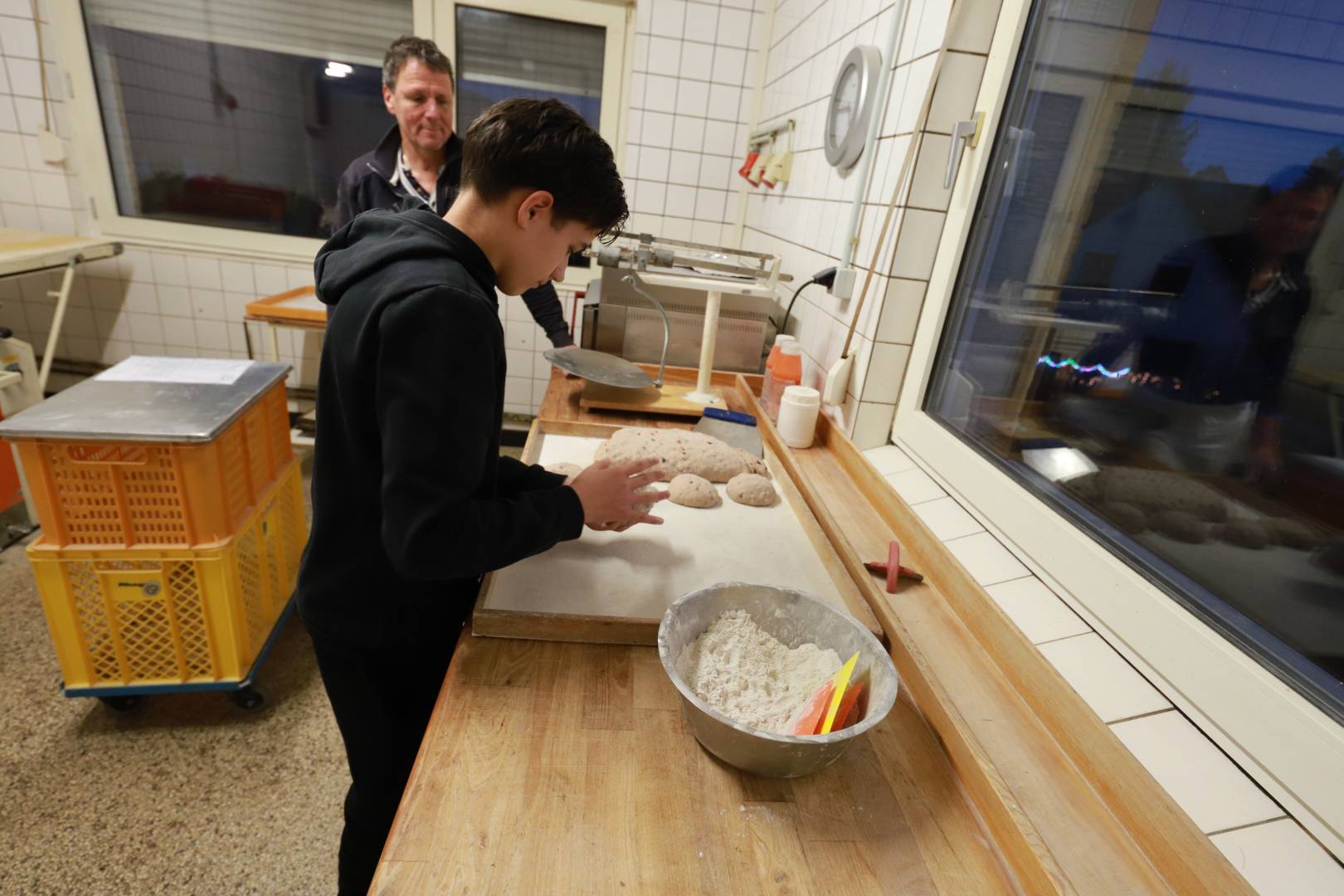 Unsere Konfirmanden backen Brot