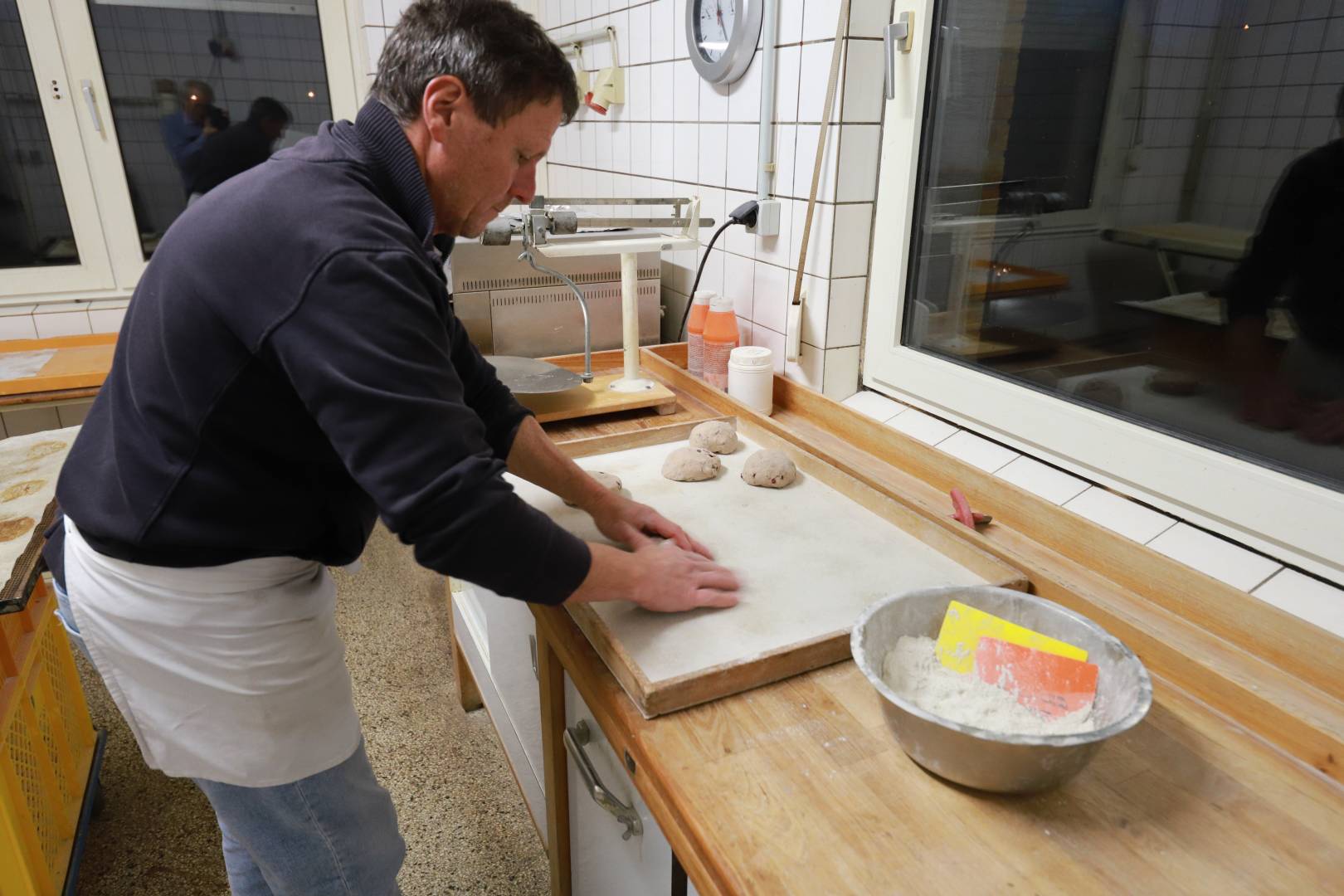 Unsere Konfirmanden backen Brot