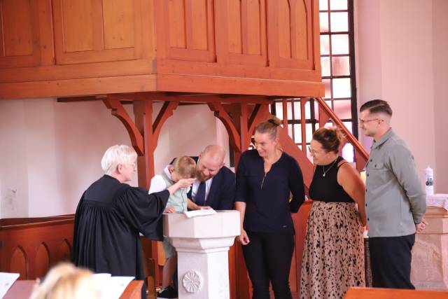 Taufe von Yannis Bock in der St. Maternuskirche in Weenzen