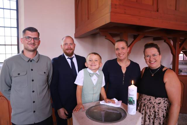 Taufe von Yannis Bock in der St. Maternuskirche in Weenzen