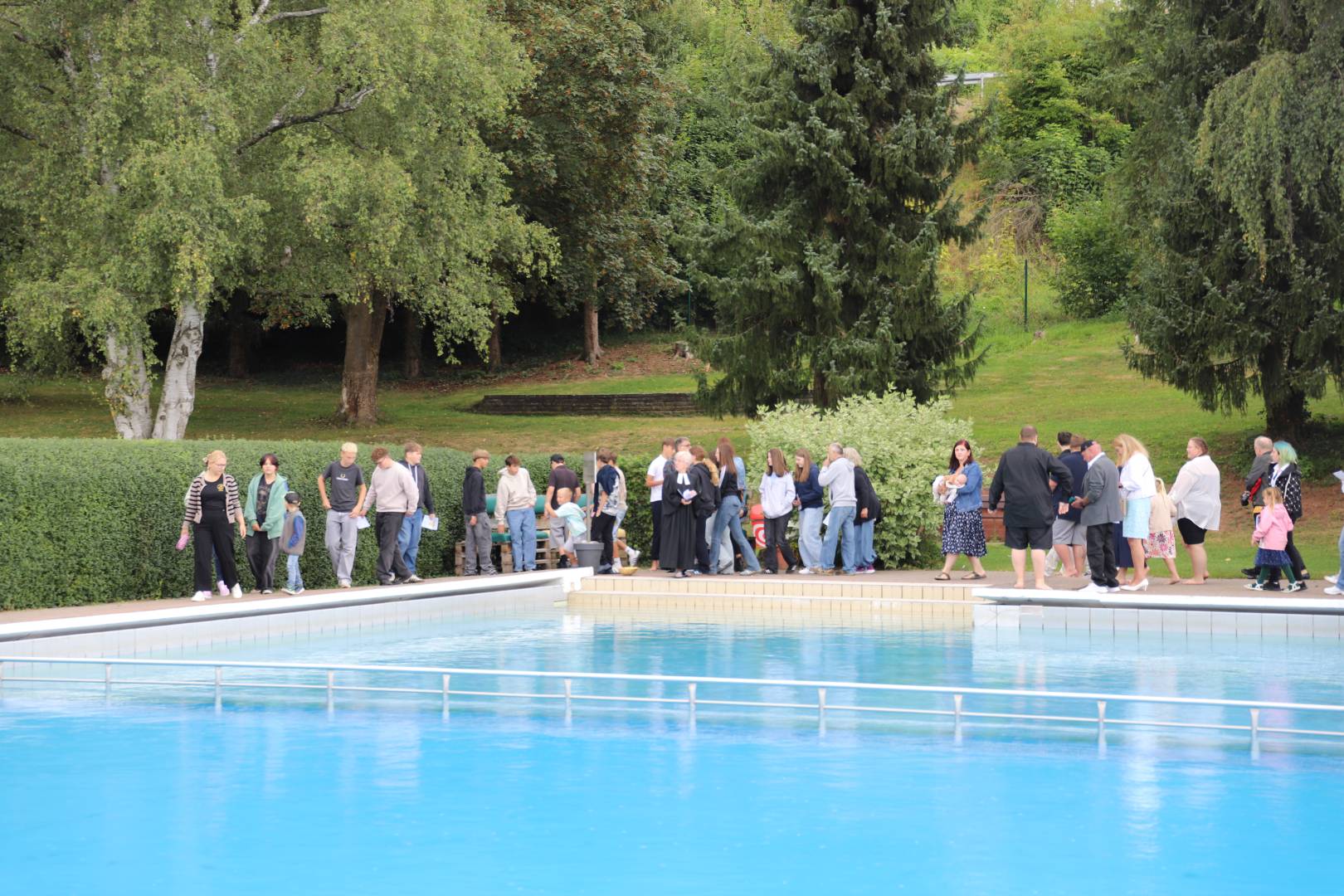 Freiluftgottesdienst im Hilsbad Hohenbüchen