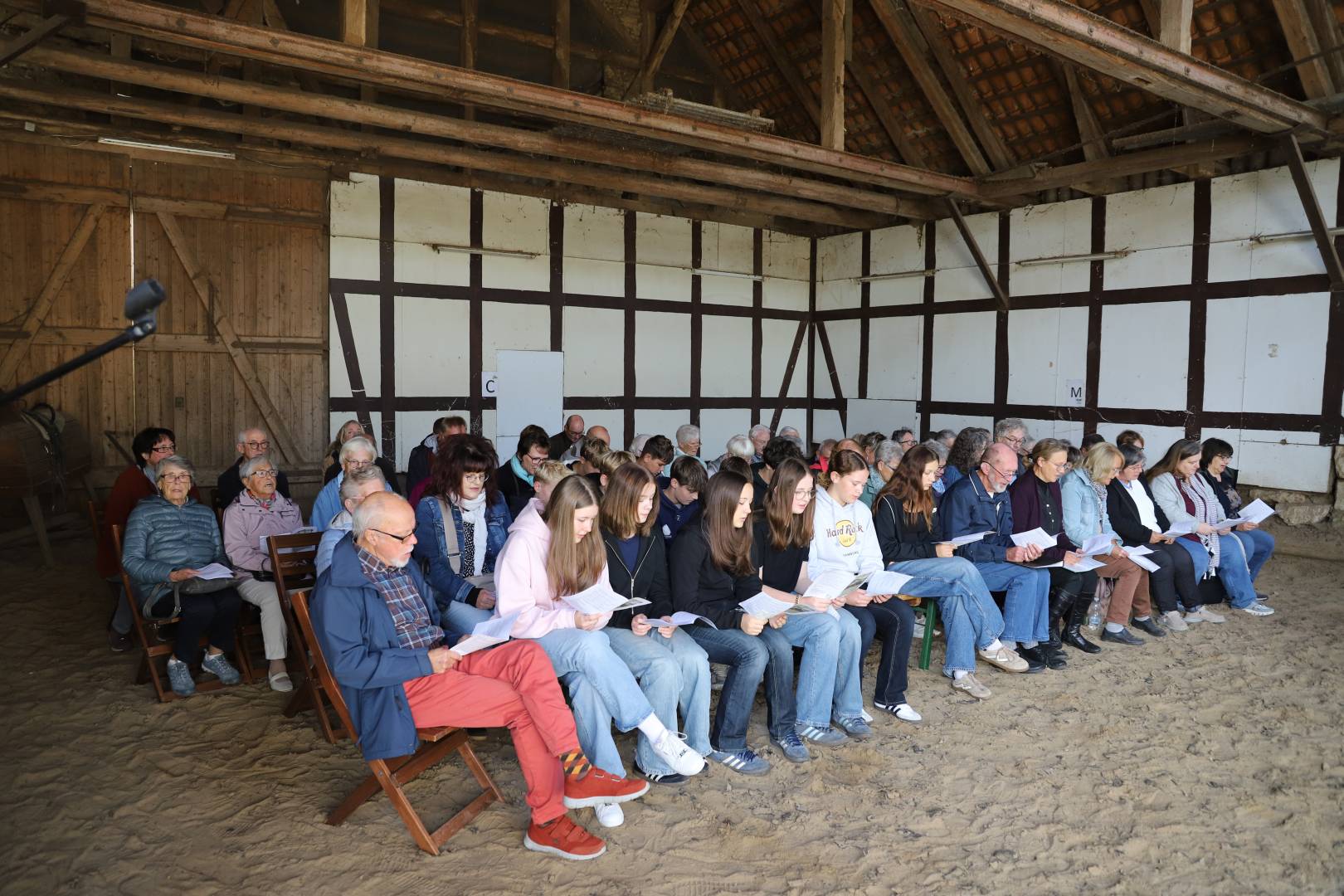 Ökumenisches Erntedankfest im Reitstall