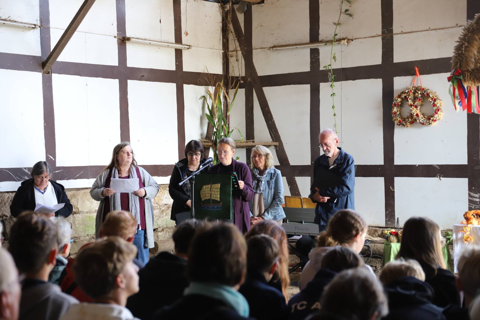 Ökumenisches Erntedankfest im Reitstall